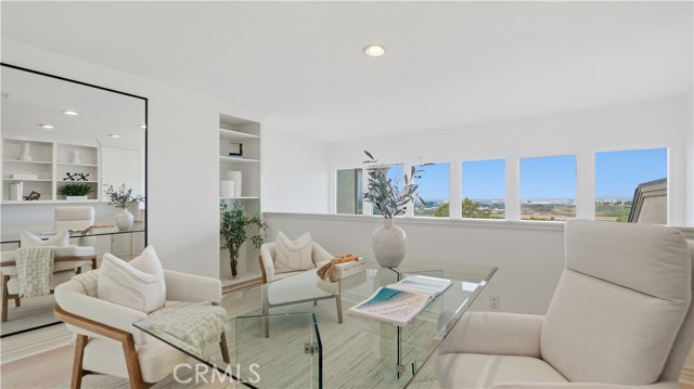 Detail Gallery Image 40 of 47 For 31 Saint Tropez, Newport Beach,  CA 92660 - 4 Beds | 3 Baths