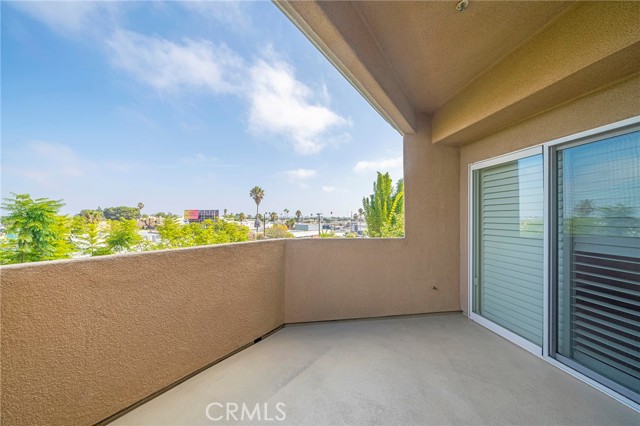 2750 Artesia Boulevard, Redondo Beach, California 90278, 3 Bedrooms Bedrooms, ,2 BathroomsBathrooms,Residential,Sold,Artesia,SB21200270