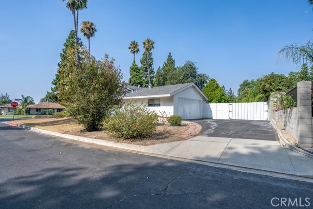 19443 Superior Street, Northridge CA: https://media.crmls.org/medias/a876f798-d0b2-483e-8105-b3935e7f88bf.jpg