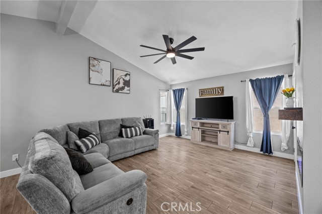 Detail Gallery Image 9 of 37 For 1720 Express Circle, Colton,  CA 92324 - 3 Beds | 2 Baths