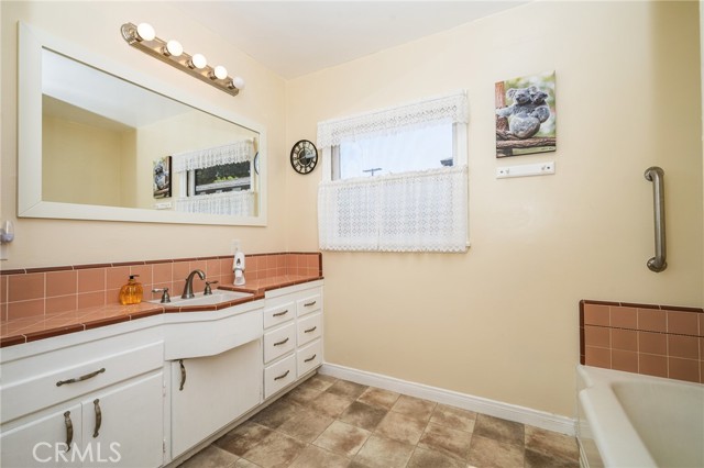 Detail Gallery Image 25 of 26 For 408 S Indiana St, Anaheim,  CA 92805 - 3 Beds | 2 Baths