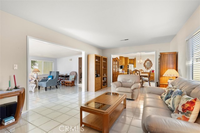 24209 Ward Street, Torrance, California 90505, 3 Bedrooms Bedrooms, ,2 BathroomsBathrooms,Residential,For Sale,Ward,SB25214002