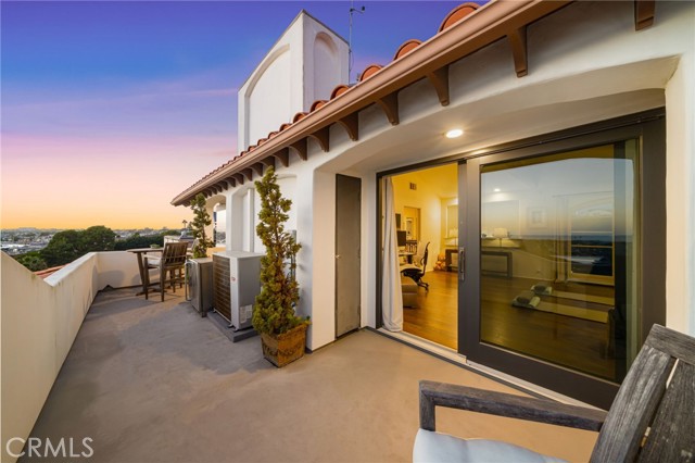 Detail Gallery Image 50 of 66 For 2301 Pacific Dr, Corona Del Mar,  CA 92625 - 4 Beds | 3/1 Baths