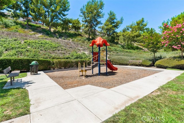 Detail Gallery Image 38 of 56 For 22 Rue Du Chateau, Aliso Viejo,  CA 92656 - 3 Beds | 2/1 Baths