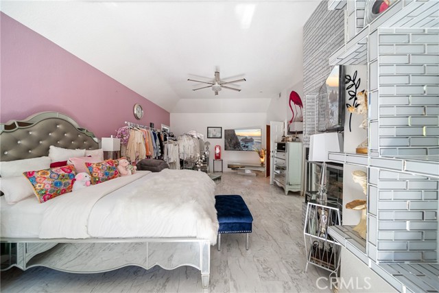 Detail Gallery Image 36 of 57 For 15562 Bronco, Canyon Country,  CA 91387 - 4 Beds | 4 Baths