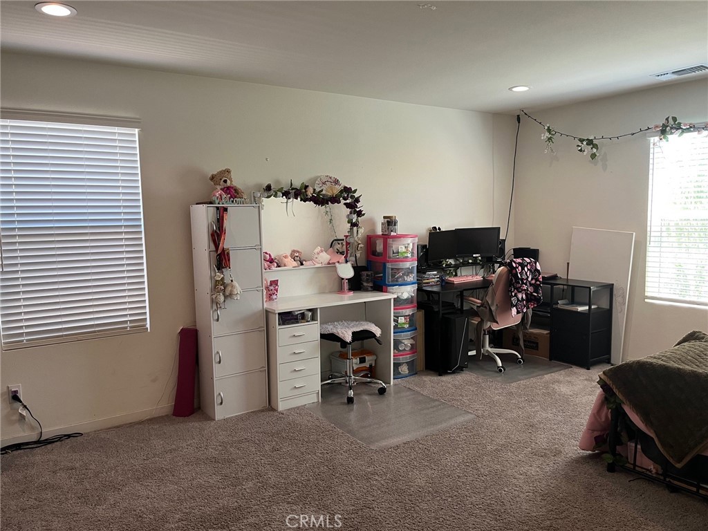 https://media.crmls.org/medias/a8791cc9-4744-4086-812f-5834226f3cb8.jpg?preset=X-Large