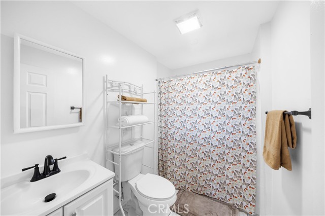 157 E 70th Street, Los Angeles CA: https://media.crmls.org/medias/a879ca0a-d98b-48cd-beed-01494dc197db.jpg