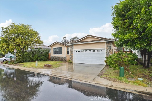 Detail Gallery Image 2 of 42 For 1043 Kite, Vista,  CA 92081 - 3 Beds | 2 Baths