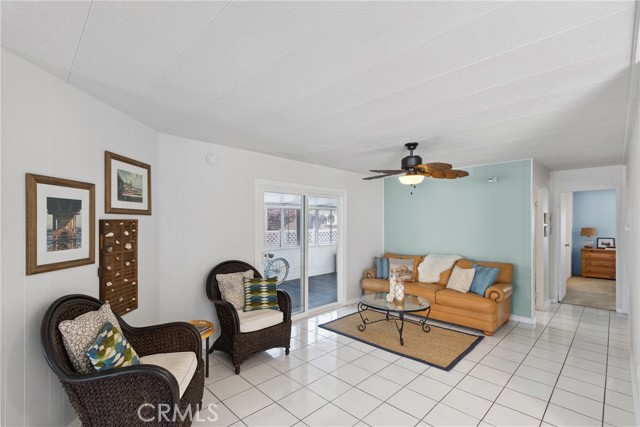 20701 Beach Boulevard, Huntington Beach CA: https://media.crmls.org/medias/a879e117-5f9f-4e1d-ad71-8b3a26cd4e6e.jpg