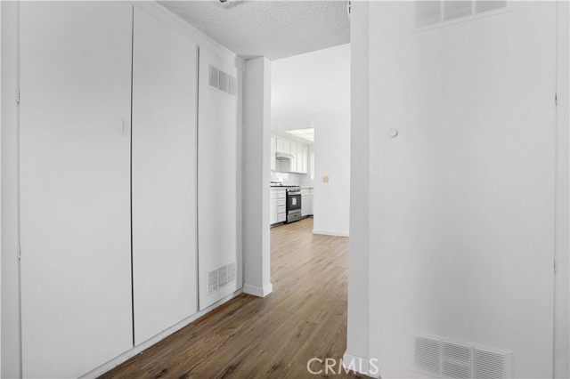 612 S Santa Fe Street, Hemet CA: https://media.crmls.org/medias/a879e833-7599-4cd8-8470-7ee83a537111.jpg