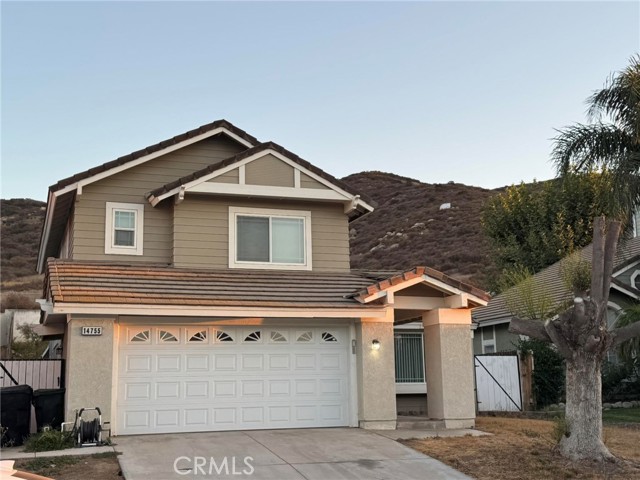 Detail Gallery Image 1 of 20 For 14755 Weeping Willow Ln, Fontana,  CA 92337 - 3 Beds | 2/1 Baths