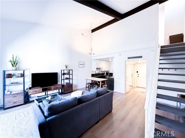 Detail Gallery Image 3 of 25 For 5460 White Oak Ave #C338,  Encino,  CA 91316 - 1 Beds | 1 Baths