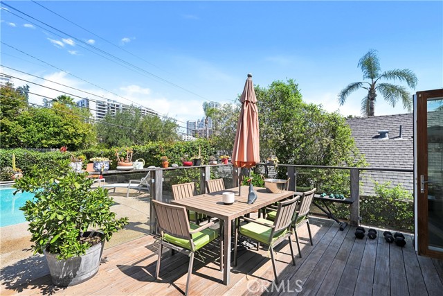 Detail Gallery Image 28 of 56 For 10707 Rochester, Los Angeles,  CA 90024 - 3 Beds | 3 Baths