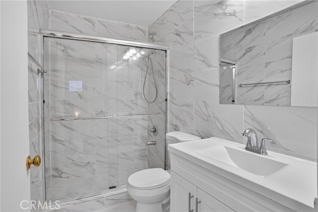 8828 Burnet Ave, 9 photo 29