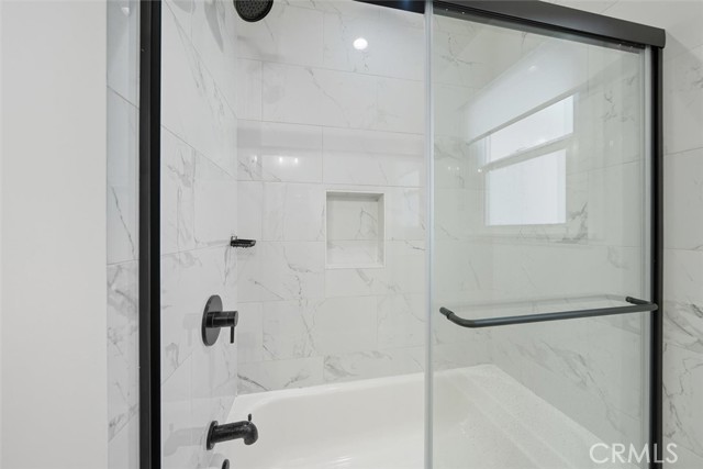 5357 122nd St, Hawthorne CA: https://media.crmls.org/medias/a87aaff6-1a56-4db9-9e9d-b8ebc57f8d8f.jpg