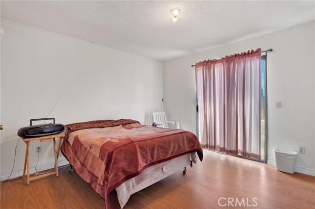 15457 Washoan, Apple Valley CA: https://media.crmls.org/medias/a87b388a-47a9-4092-921c-4ad8fb2036b8.jpg