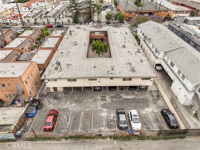 601 W 82nd Street, Los Angeles CA: https://media.crmls.org/medias/a87bcd07-a964-499d-98c0-44bb5ef8b79e.jpg
