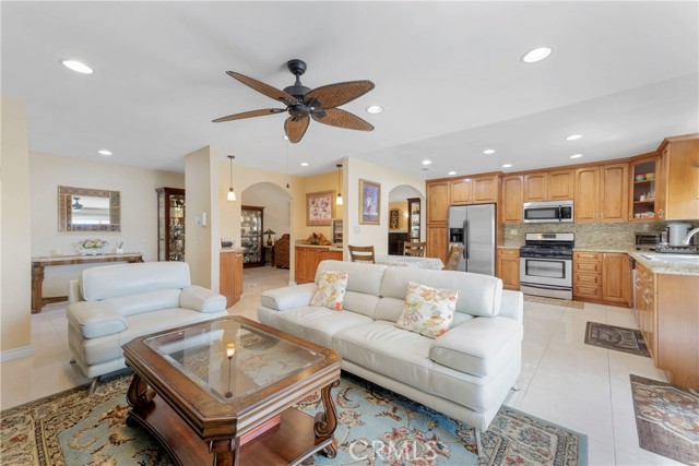 Detail Gallery Image 12 of 33 For 11728 Doral Ave, Porter Ranch,  CA 91326 - 4 Beds | 2 Baths