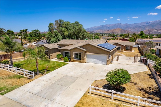 1037 Charles Street, Banning CA: https://media.crmls.org/medias/a87c0b24-5152-4854-8b18-48a8b27897c3.jpg