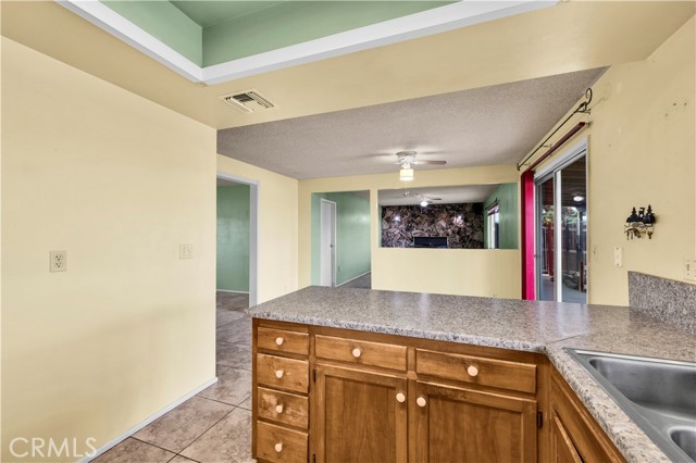 Detail Gallery Image 13 of 47 For 58116 Desert Gold Dr, Yucca Valley,  CA 92284 - 3 Beds | 2 Baths