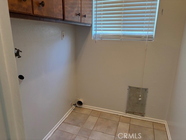 Detail Gallery Image 11 of 24 For 10645 Willowbrae Ave, Chatsworth,  CA 91311 - 3 Beds | 2/1 Baths