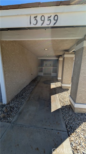 Detail Gallery Image 1 of 37 For 13959 Driftwood Dr, Victorville,  CA 92395 - 3 Beds | 2 Baths