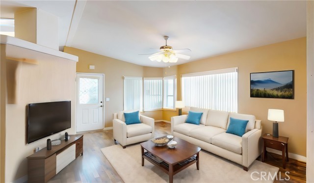 Detail Gallery Image 12 of 33 For 19361 Brookhurst St #139,  Huntington Beach,  CA 92646 - 3 Beds | 2 Baths