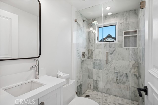 318 Coronado Street, Newport Beach CA: https://media.crmls.org/medias/a87caf34-44d7-4c98-902e-fe0422df35c7.jpg