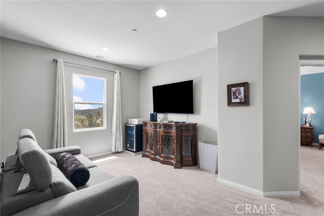 19512 Griffith Drive, Saugus CA: https://media.crmls.org/medias/a87e522c-2d20-4ff3-82d4-8f64c8728f01.jpg