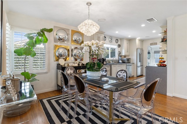 10340 Margate Street, North Hollywood CA: https://media.crmls.org/medias/a87e69eb-8750-4c8d-9fcf-fcc80a271ecc.jpg