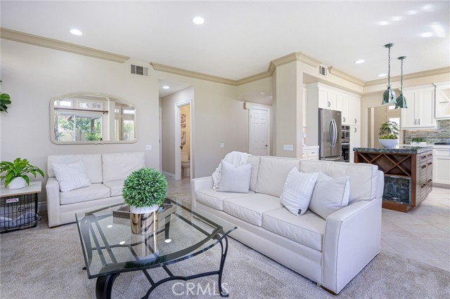 Detail Gallery Image 14 of 47 For 5555 Meadow Lake Ln, Yorba Linda,  CA 92887 - 3 Beds | 2/1 Baths