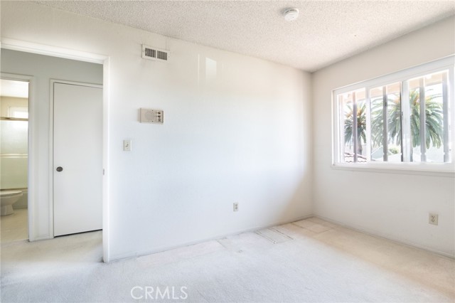 Detail Gallery Image 13 of 41 For 10091 Beverly Dr, Huntington Beach,  CA 92646 - 5 Beds | 2/1 Baths