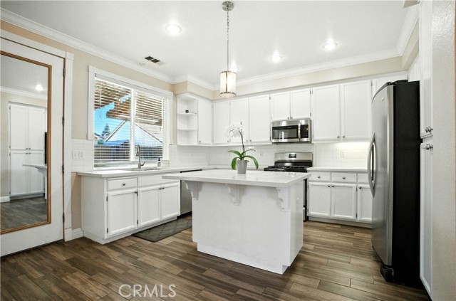 Detail Gallery Image 9 of 35 For 1958 Fall Brook Ct, Merced,  CA 95340 - 4 Beds | 3 Baths