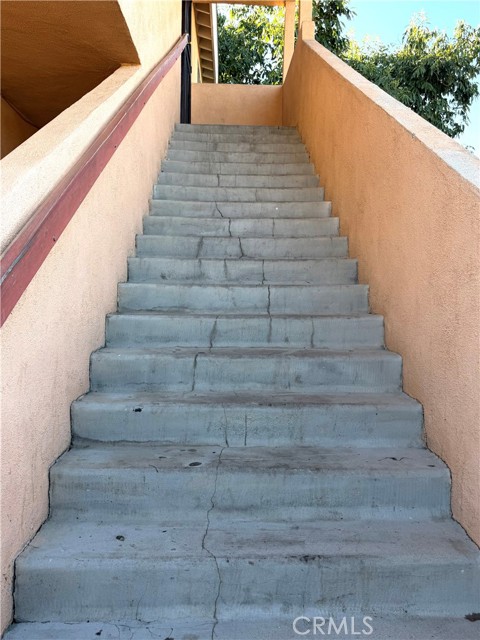 Detail Gallery Image 5 of 16 For 814 E Erna Ave #B,  La Habra,  CA 90631 - 3 Beds | 2 Baths