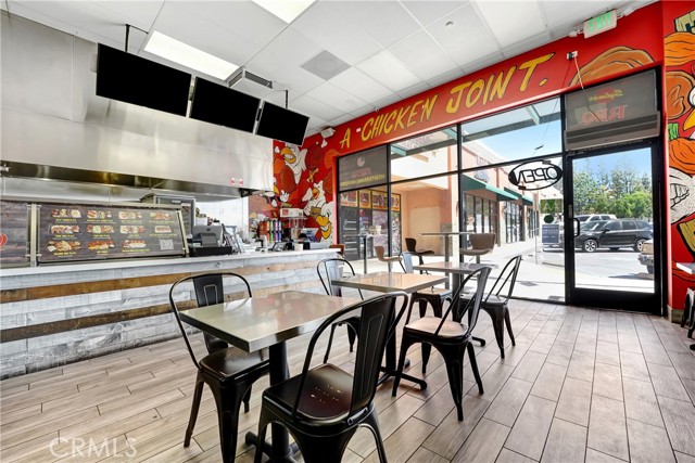 11840 Foothill Boulevard, Sylmar CA: https://media.crmls.org/medias/a87f03a1-1d0b-4ba4-93cc-75e579275e15.jpg