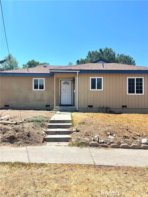 Detail Gallery Image 1 of 10 For 10347 Newhome Ave, Sunland,  CA 91040 - 3 Beds | 2 Baths