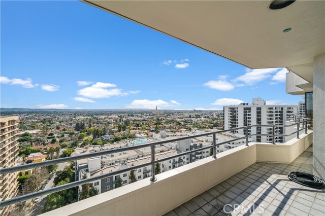 Detail Gallery Image 36 of 46 For 10601 Wilshire Bld #1502,  Los Angeles,  CA 90024 - 2 Beds | 3 Baths