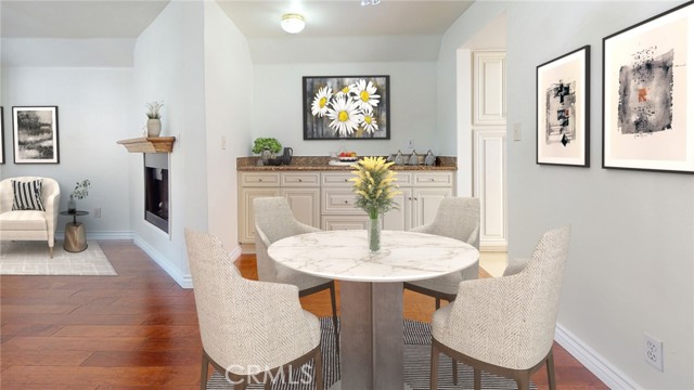 1328 North Columbus Avenue, 5 photo 2