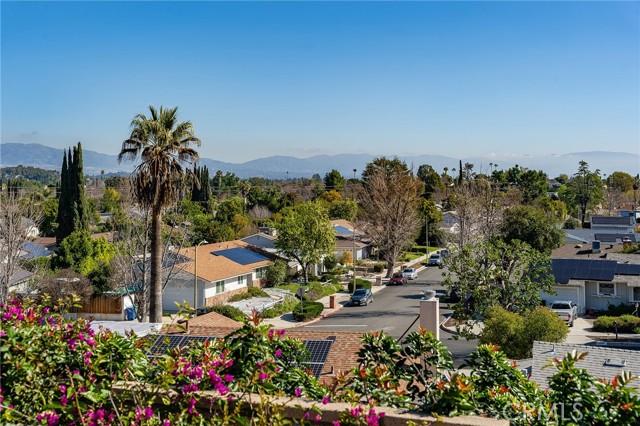 Detail Gallery Image 3 of 41 For 23925 Crosson Dr, Woodland Hills,  CA 91367 - 4 Beds | 4 Baths