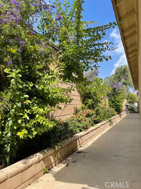 2720 Sultana, Ontario CA: https://media.crmls.org/medias/a881a470-5d83-4e60-bbac-64af4c939579.jpg