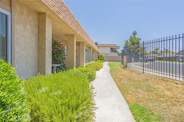 Detail Gallery Image 3 of 30 For 622 South Santa Fe Street #6,  Hemet,  CA 92543 - 2 Beds | 2 Baths