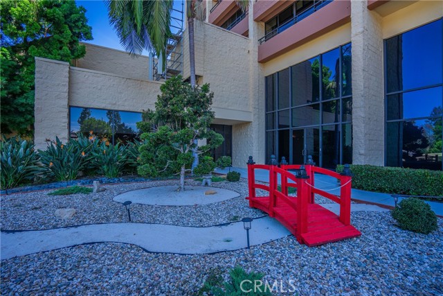24055 Paseo Del Lago, Laguna Woods CA: https://media.crmls.org/medias/a881d84b-d608-4a25-89d1-ffc64af0e1e7.jpg