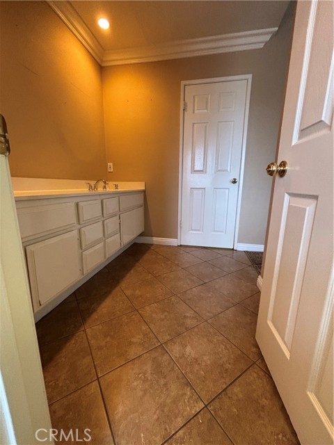 17092 Whispering Brook Way, Riverside CA: https://media.crmls.org/medias/a881fbbd-4704-4366-b3c9-d796302b2136.jpg