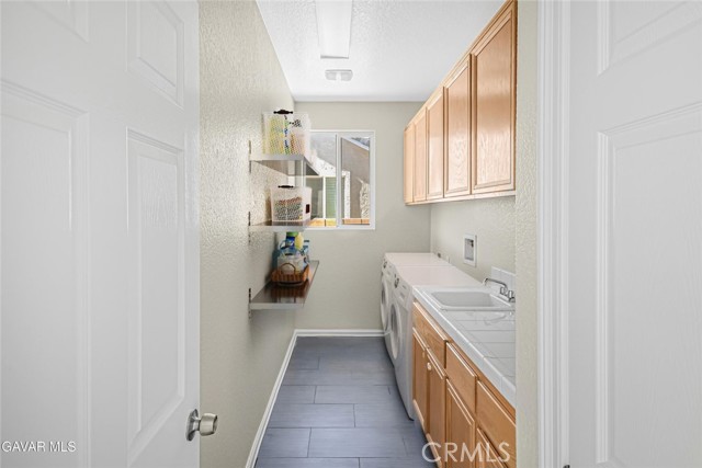 Detail Gallery Image 13 of 44 For 5768 Monaco, Palmdale,  CA 93552 - 4 Beds | 2/1 Baths