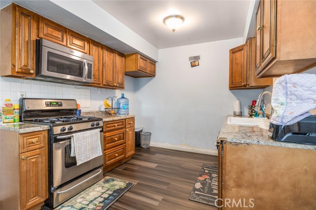 Detail Gallery Image 8 of 28 For 1138 Acacia St, Corona,  CA 92879 - 3 Beds | 2 Baths