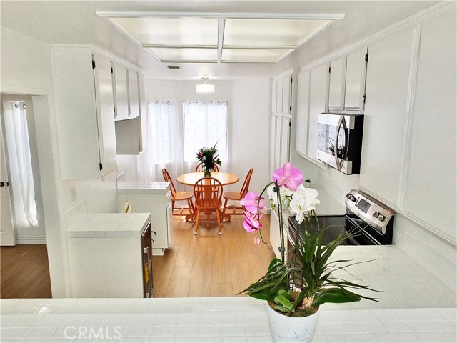 Detail Gallery Image 8 of 21 For 4739 E 4th, Long Beach,  CA 90814 - 2 Beds | 2 Baths