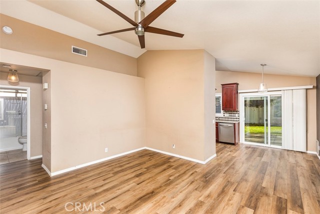 Detail Gallery Image 4 of 37 For 31757 Corte Pollensa, Temecula,  CA 92592 - 2 Beds | 2 Baths