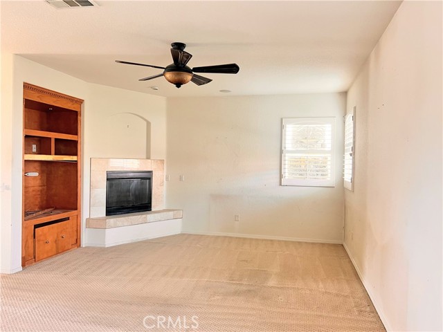 Detail Gallery Image 12 of 51 For 2745 Garnet Ln, Lancaster,  CA 93535 - 5 Beds | 3 Baths