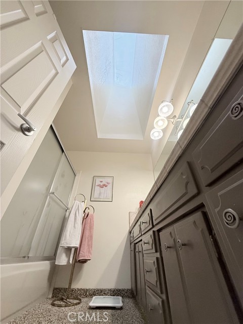 Detail Gallery Image 6 of 31 For 6380 N 5th, Fresno,  CA 93710 - 3 Beds | 2 Baths