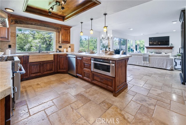 Detail Gallery Image 8 of 41 For 24845 Avenida Asoleada, Calabasas,  CA 91302 - 4 Beds | 3 Baths